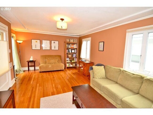 Photo - Darling Condo in heart of Hawthorne Unidad 6