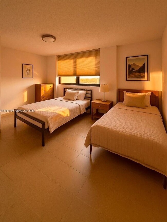 1621 Collins Ave Unit 701