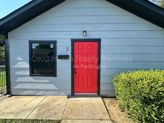 Building Photo - 1612 NE 24th St Unit 3