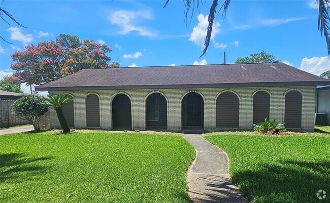 Building Photo - 3008 Tipps Dr Rental