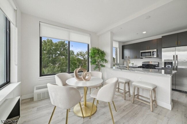 Photo - 45 S Grove St Unit 232