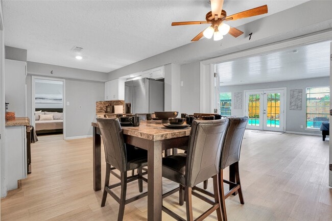 Photo - 1523 Saddlecreek Dr