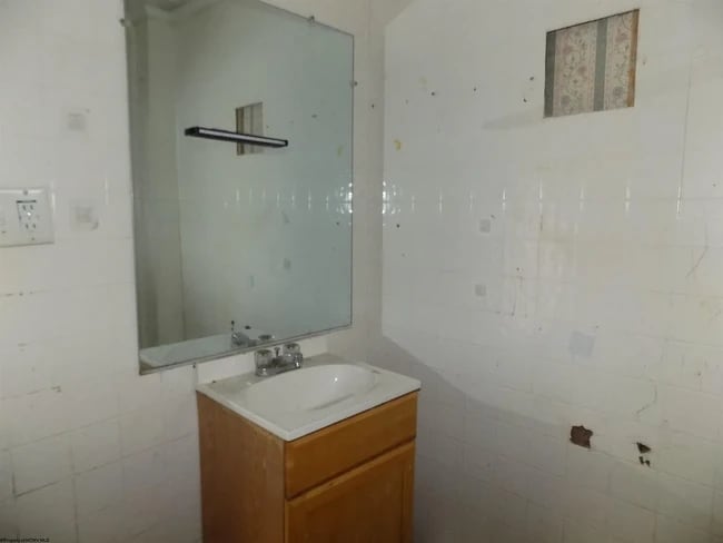 Photo - 605 East Ave