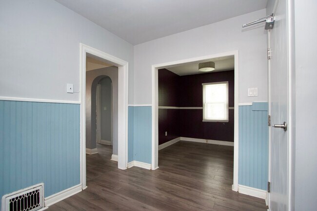 Photo - Cute and Cozy 2 Bedroom + Den Main Floor for Rent in Oshawa