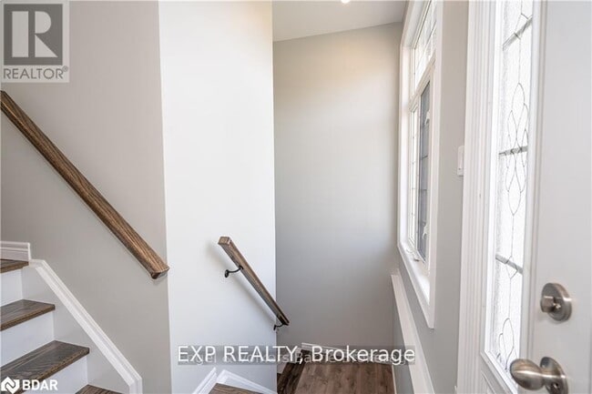 Photo - 19 Loon Ave