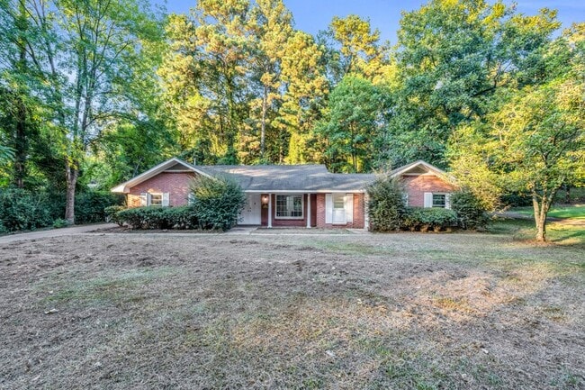 Building Photo - 706 Park Cir