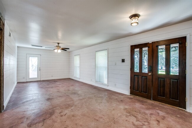 Photo - 8503 Manhattan Dr
