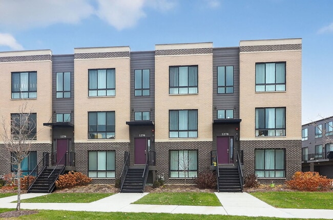 Building Photo - 1276 Lakepointe Dr