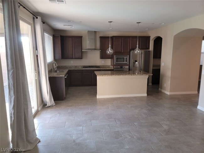 Photo - 2919 Tremont Ave