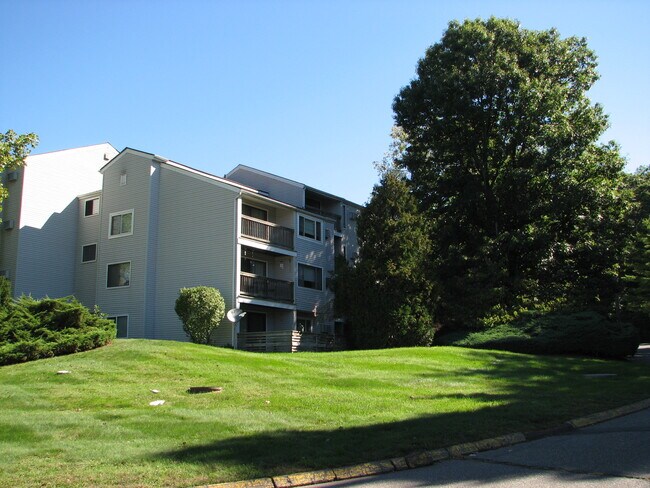 Outside - 655 Talcottville Rd Unit 1 Bedroom