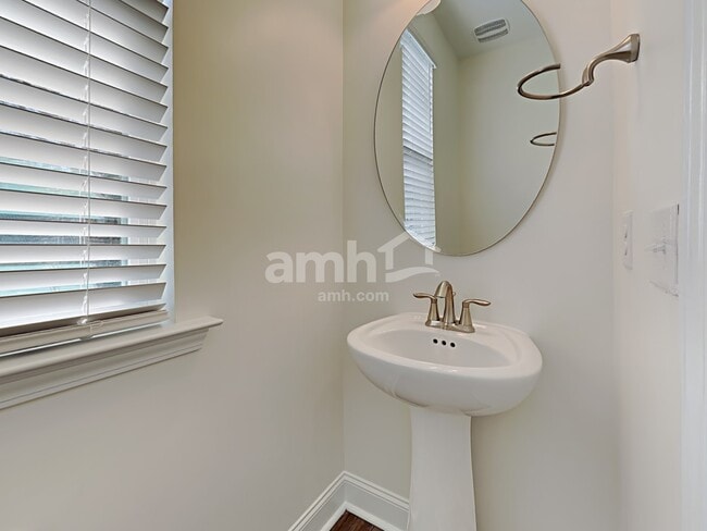 Photo - 146 Blackstone Dr