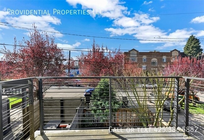 Photo - 1918A N 46th St