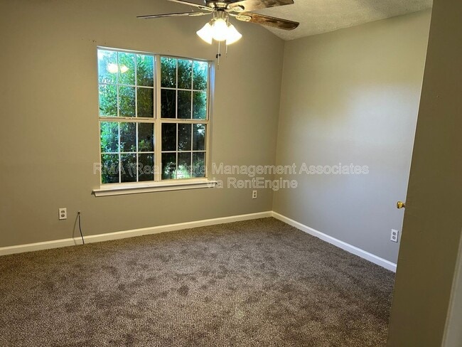 Photo - 132 Tuscany Ln