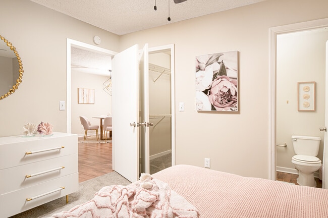 Unwind in your own comfortable bedroom retreat at Southwind Apartments in Richland, MS! - Southwind