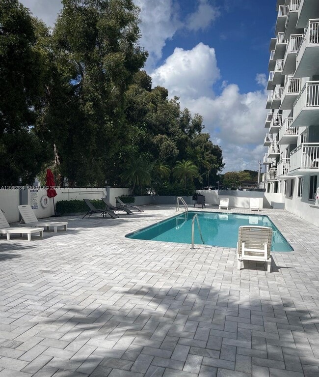 Building Photo - 1251 NE 108th St Unit 408