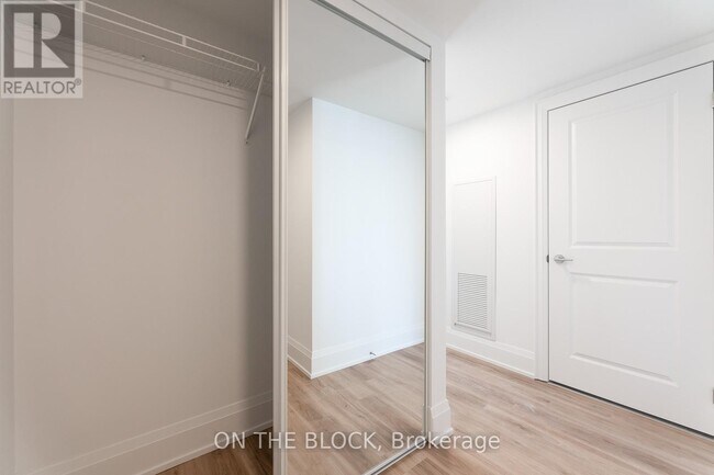 Photo - 556 Marlee Ave Unité 724