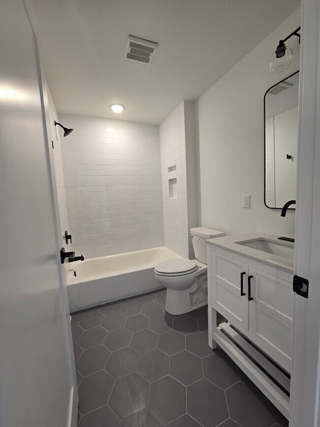 Photo - Onyx Ridge 1 Unit B