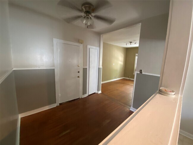 Photo - 2010 Taft St Unidad 01