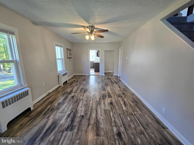 Photo - 286 N Oak Ave