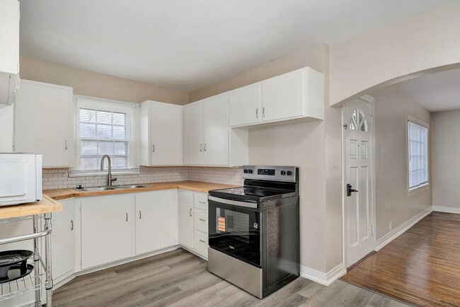 Photo - 103 E Meadow Ave