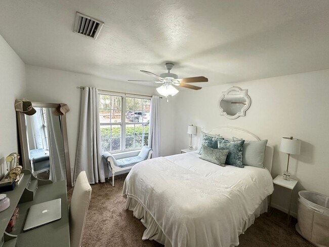 Photo - 1905 Honeysuckle Dr Unidad 1905-2 - 1905-2