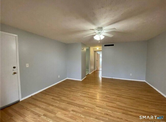 Photo - 165 Towne House Rd Unidad 165