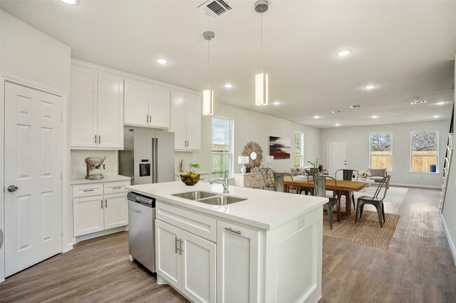 Photo - 6513 Goldspier St