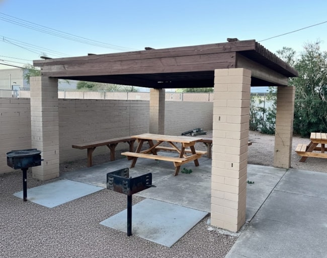 Photo - **MOVE IN SPECIAL!**Central- 2 bedroom/ 2 bathroom apartment Unit CA5160-208