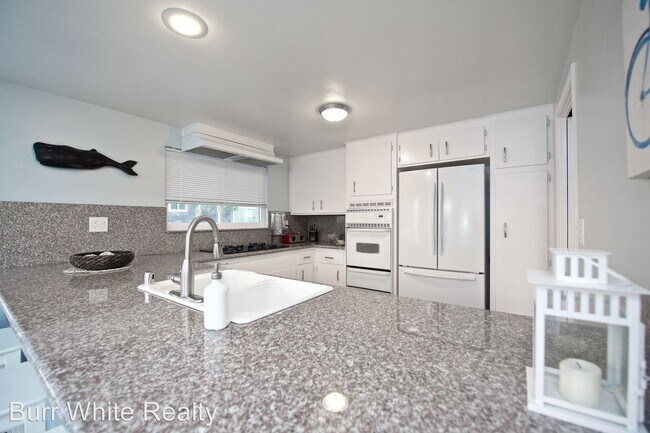 Photo - 5210 Neptune Ave