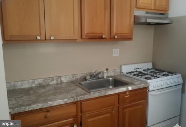 Photo - 420 W Ruscomb St Unit 1ST FL REAR