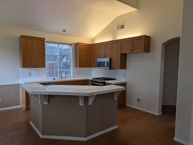 Photo - Wonderful 4 bedroom home in Clovis offerin...