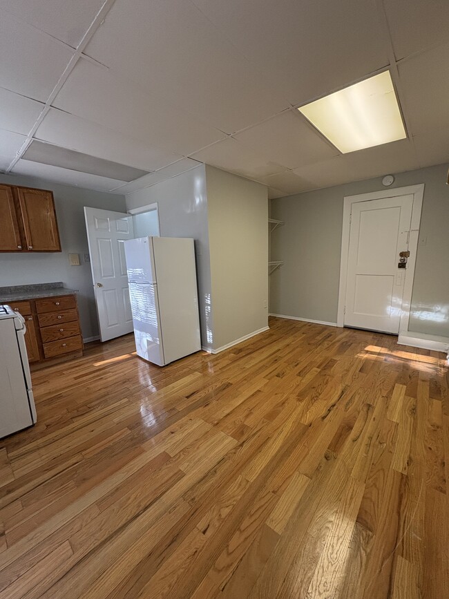 Photo - 4635 N Paulina St