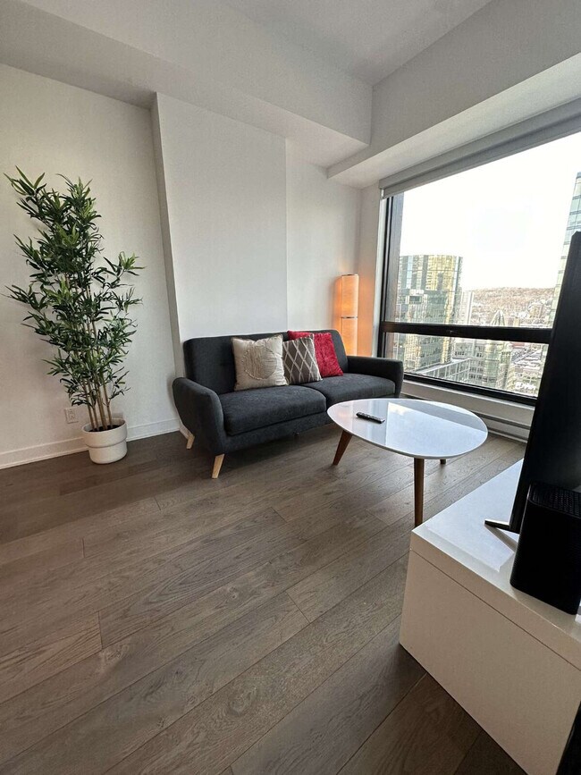 Photo - 100 Av. des Canadiens-de-Montréal Unit ID1261847P