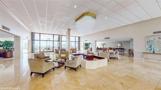 Photo - 1149 Hillsboro Mile Unidad 610