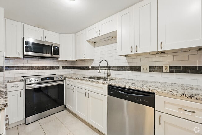 Building Photo - 5811 Atlantic Blvd Unit 149 Rental