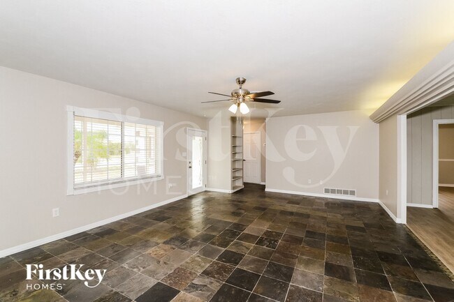 Photo - 20340 Gentry Ave