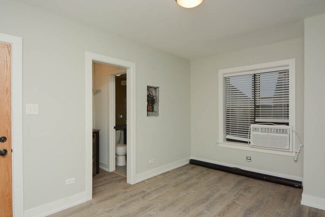 Photo - 533 W Belden Ave Unit 701B