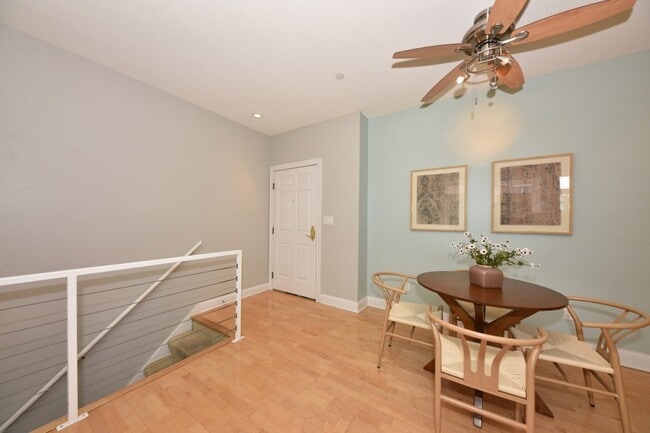 Photo - 1515 N Van Buren St