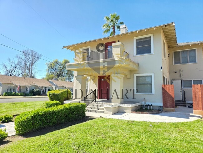 Photo - 1105 N College Ave