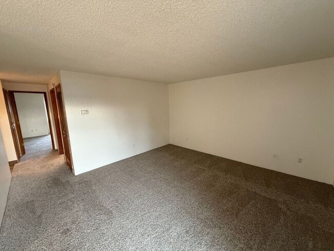 Photo - 653 Glen Creek Rd NW