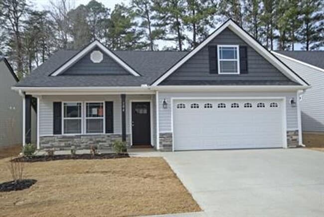 Building Photo - Spacious 3/2 Move In Ready Now!
