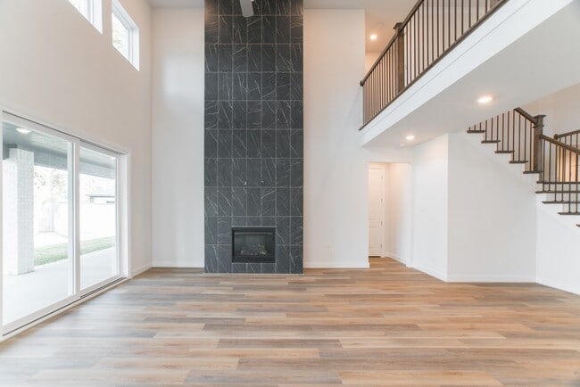 Photo - 11 Mariposa Wds Dr