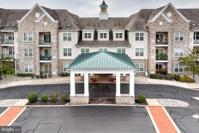 Photo - 100 Middlesex Blvd Unidad 211