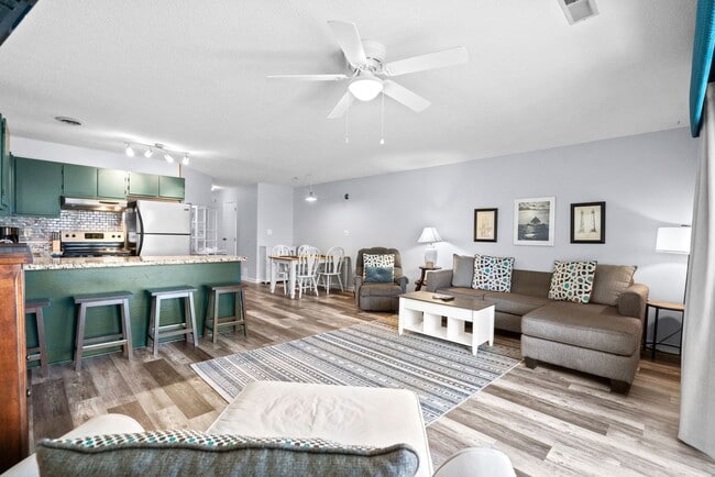 Building Photo - Fully Furnished W/ All Utilities Included!... Rental