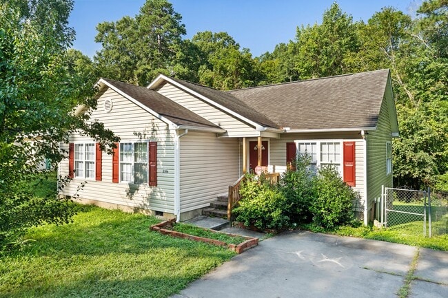 Building Photo - Great 4 bedroom home in South Durham right off S. Roxboro: Available August 10th