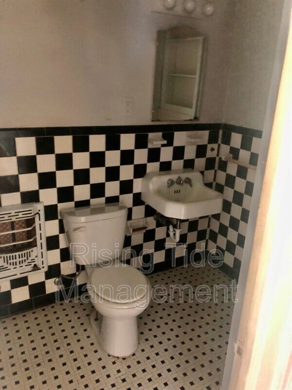 Photo - 2401 Chestnut St