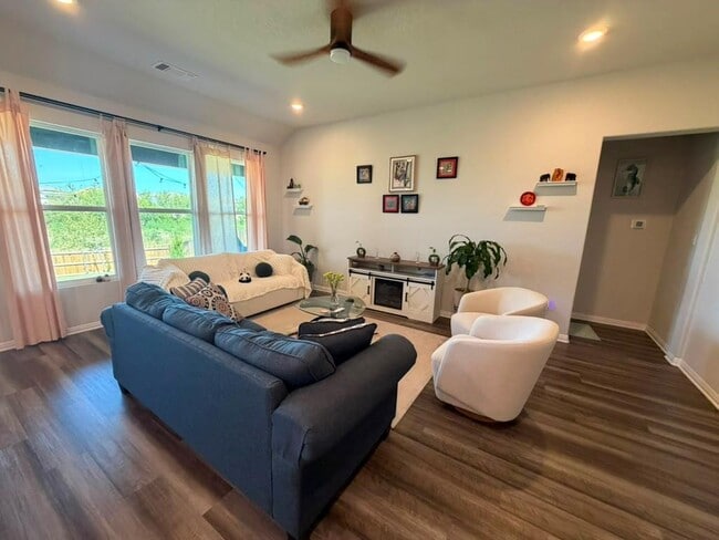 Photo - 19324 Hartwell Dr