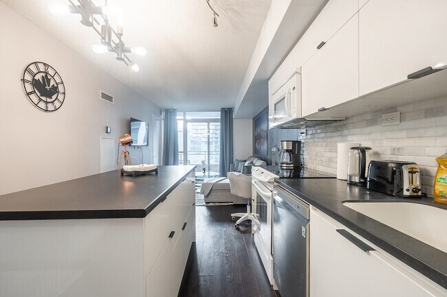 Photo - 151 Dan Leckie Way Unit SI ID1345776P