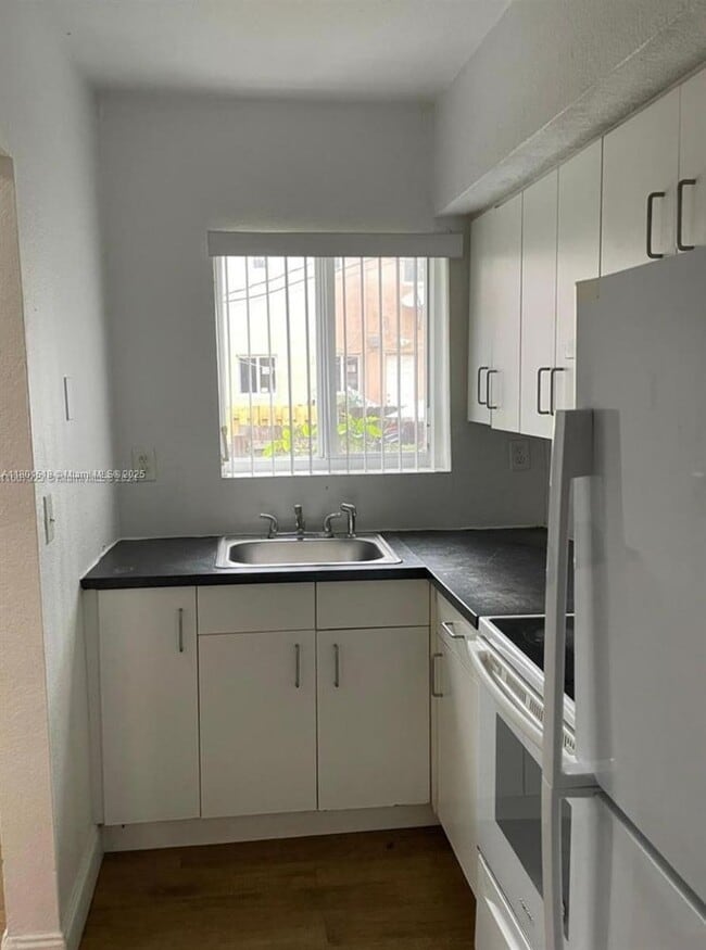 Building Photo - 307 NW 84th St Unit 307-307 Rental