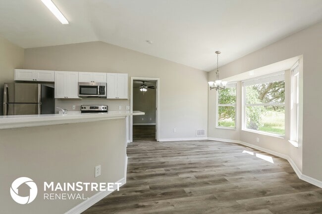 Photo - 5125 Beecher St